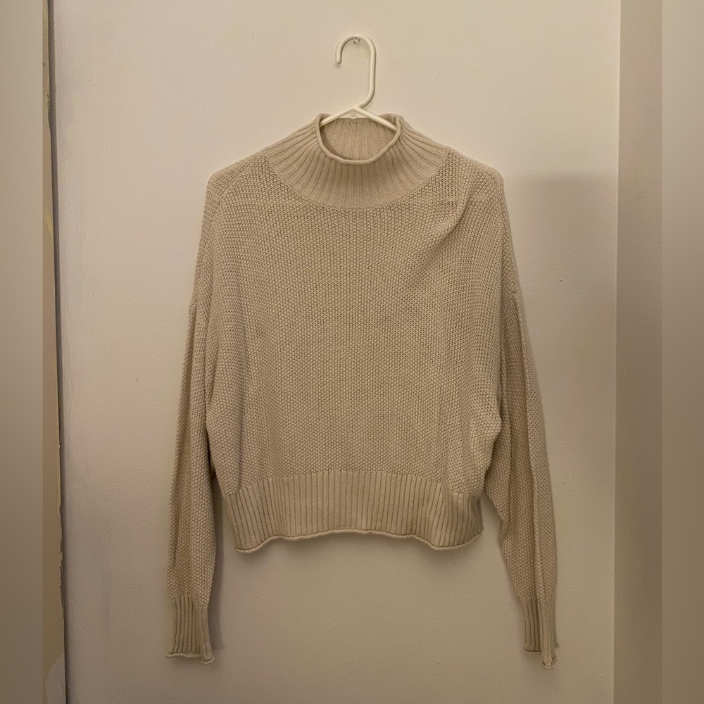 Size L American Eagle Cream Knit Turtleneck Sweater